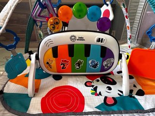 Gimnasio Piano Musical Einstein Baby 4 en 1