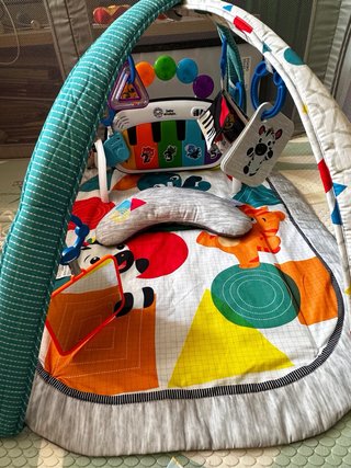 Gimnasio Piano Musical Einstein Baby 4 en 1