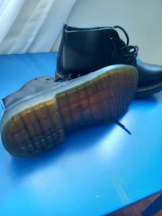 Botas similares a Dr. Martens Negras Media Bota