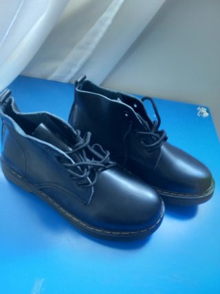 Botas similares a Dr. Martens Negras Media Bota