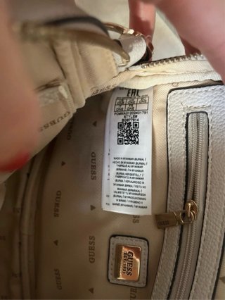 Bolso bandolera Guess beige