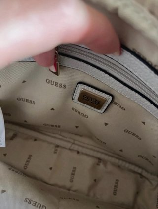 Bolso bandolera Guess beige