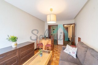 Piso en alquiler en Zona Teatro Campoamor en Oviedo