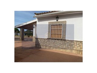 Chalet en venta en Carmona