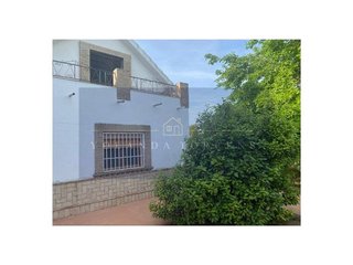 Chalet en venta en Carmona