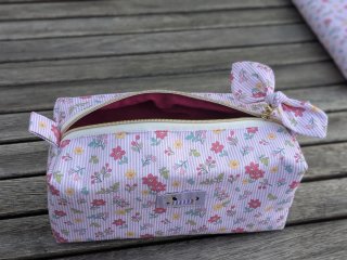 Funda libro acolchada. Neceser box.
