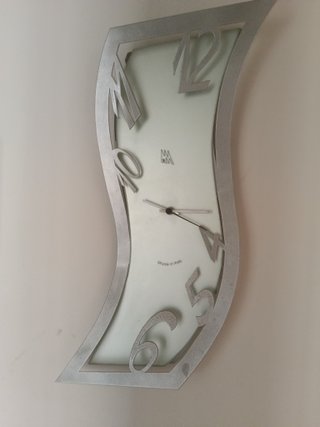 Reloj de diseño moderno