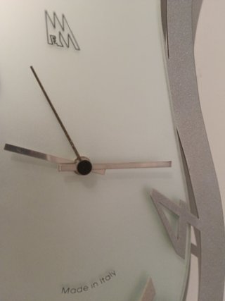 Reloj de diseño moderno