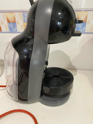 Cafetera Dolce Gusto Automática Negra NO FUNCIONA.
