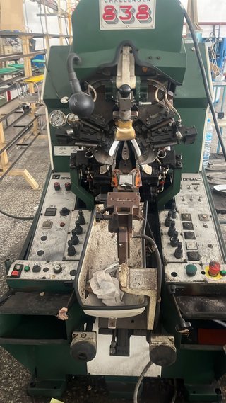 Maquinaria Challenger 838