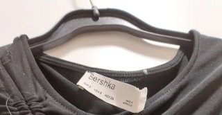Vestido negro fruncido