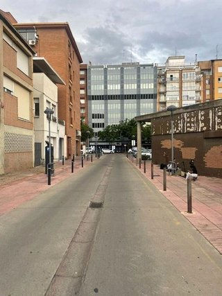 Edificio en alquiler en Joc de la Bola - Camps d'Esports - Ciutat Jardí - Montcada en Lleida
