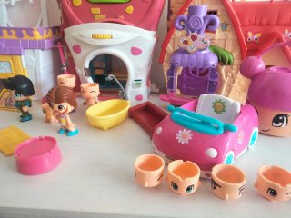 Lote de muñecas y casas Pin y Pon