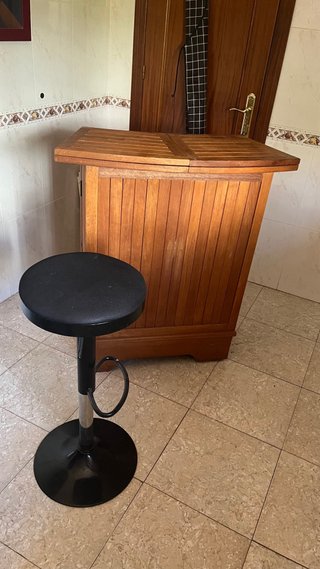 Barra de bar jardín armario (precio no negociable)