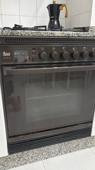 Cocina de gas butano con horno Teka