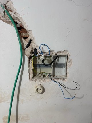 Electricista económico cuadros electricos averias