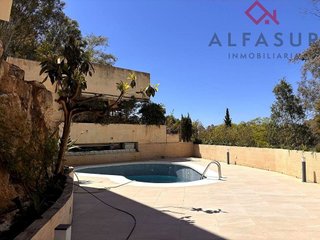 Chalet en alquiler en Cerrado Calderón - El Morlaco en Málaga