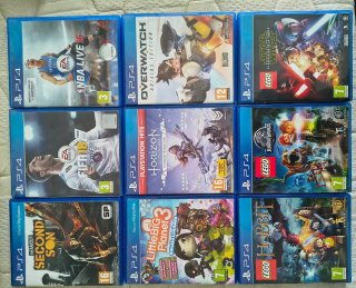 Consola PS4 Negra + 9 Juegos