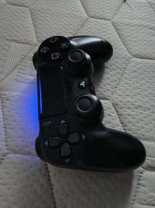 Consola PS4 Negra + 9 Juegos