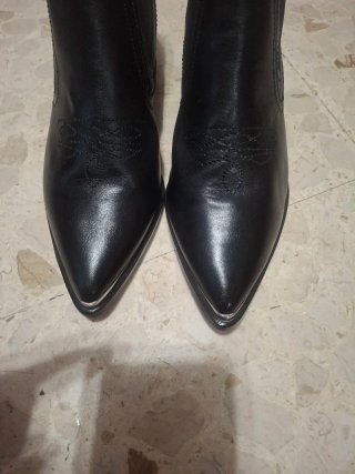 Botines Mango Piel Puntera Metálica