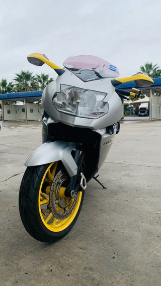 BMW K1200S Plata y Amarillo