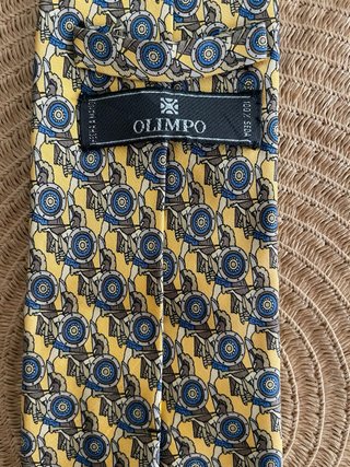 Corbata de seda con estampado.