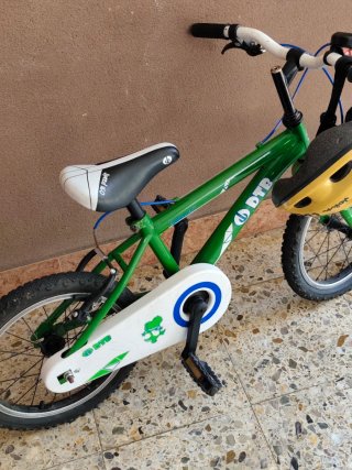Bicicleta infantil DTB Decatlon ve  regalo casco