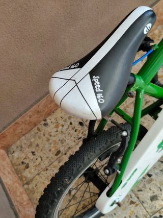 Bicicleta infantil DTB Decatlon ve  regalo casco