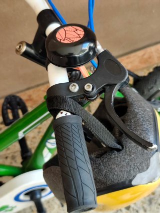 Bicicleta infantil DTB Decatlon ve  regalo casco