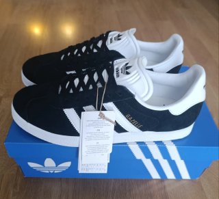 Zapatillas Adidas Gazelle Negras y Blancas