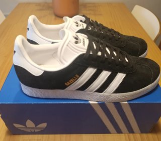 Zapatillas Adidas Gazelle Negras y Blancas