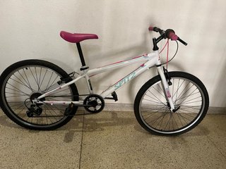 Bicicleta infantil niña blanca y rosa