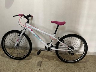 Bicicleta infantil niña blanca y rosa
