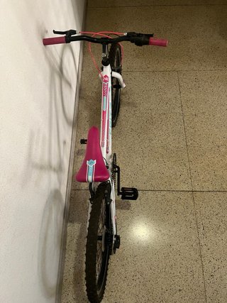Bicicleta infantil niña blanca y rosa