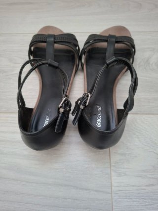 Sandalias