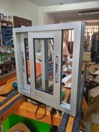 Ventana corredera aluminio plata