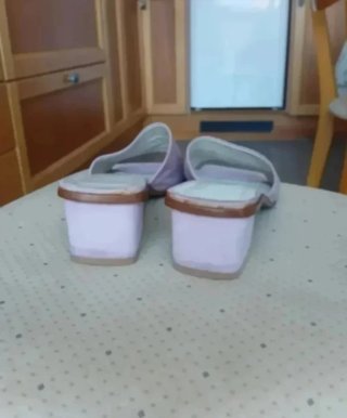 Sandalias rosas de tacón