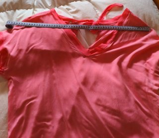 Blusa rosa con lazada en espalda