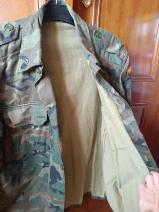 Chaqueta militar camuflaje