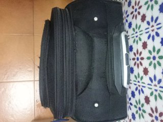 Maleta de viaje negra