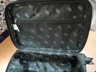 Maleta de viaje negra