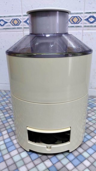 LICUADORA ELÉCTRICA  “BRAUN”