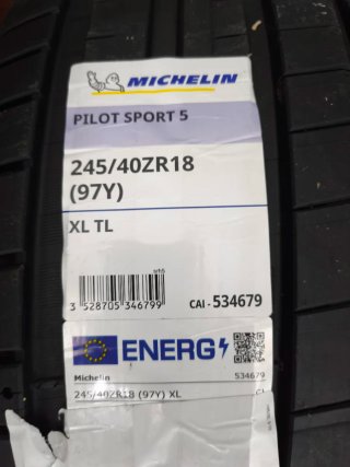 Neumático Michelin Pilot Sport 5 245/40 ZR18 nuevo