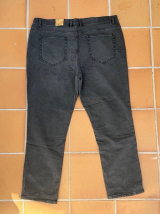 Pantalón vaquero negro slim Kiabi T.56