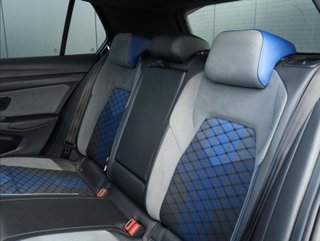 Volkswagen Golf R 4Motion 333CV Acrakopiv