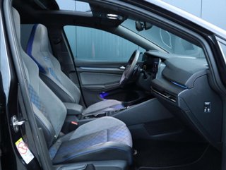 Volkswagen Golf R 4Motion 333CV Acrakopiv