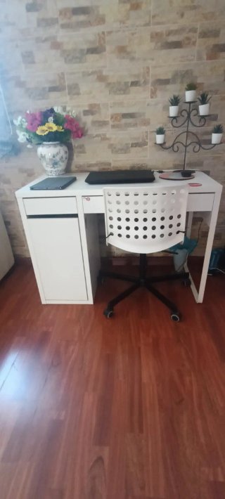 Silla de escritorio blanca