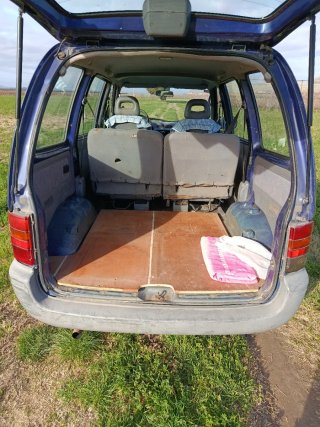Nissan Serena 1996