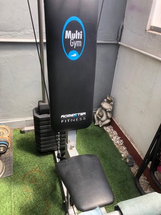 Máquina de gimnasio en buen estado