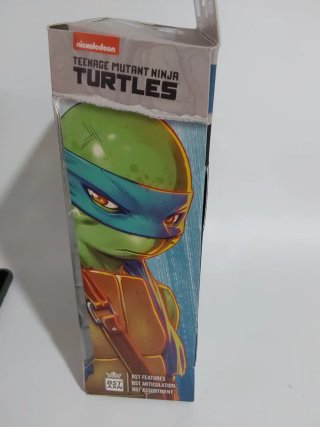 Figura Leonardo TMNT BST AXN